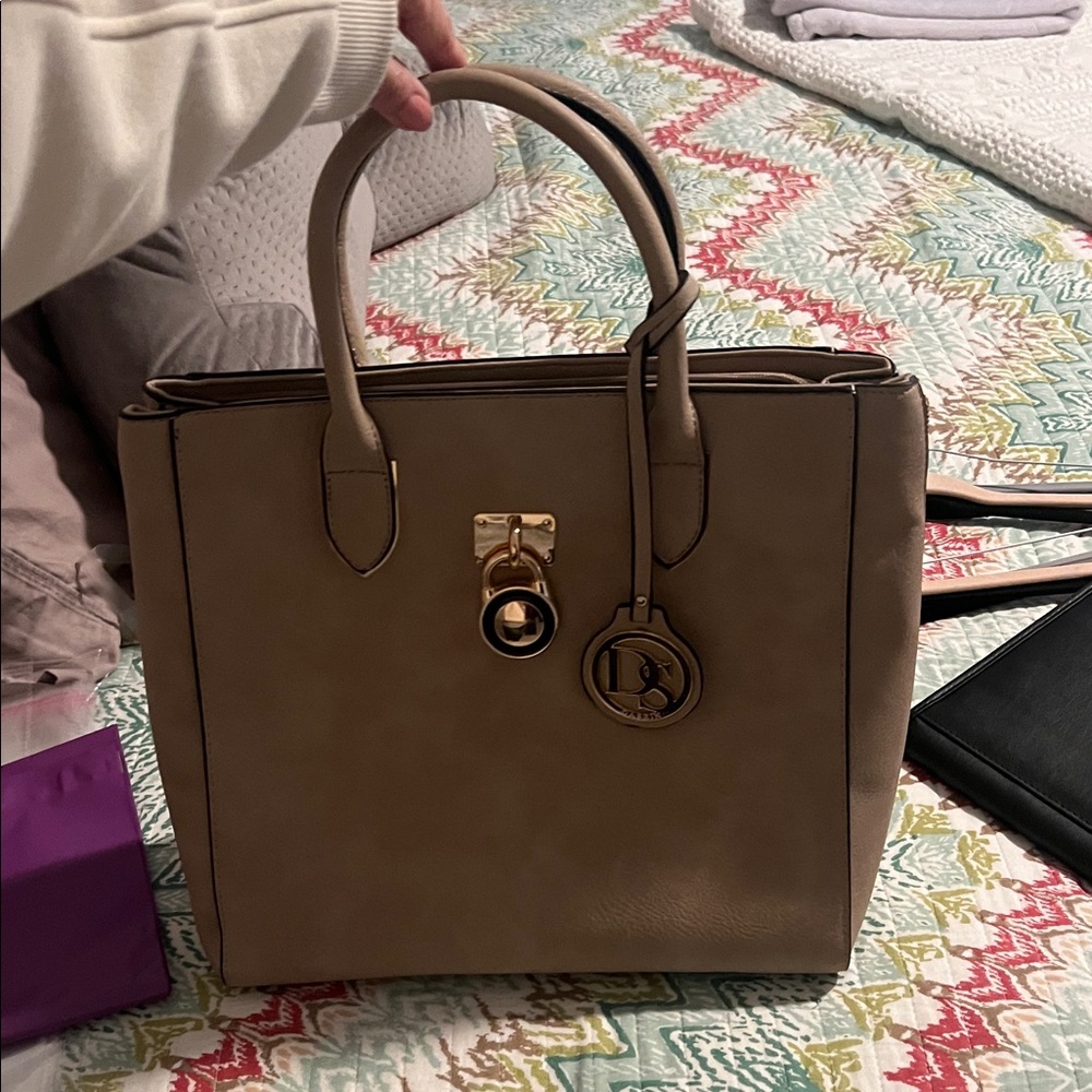 Elegant Tan Brief Case/ Tech bag